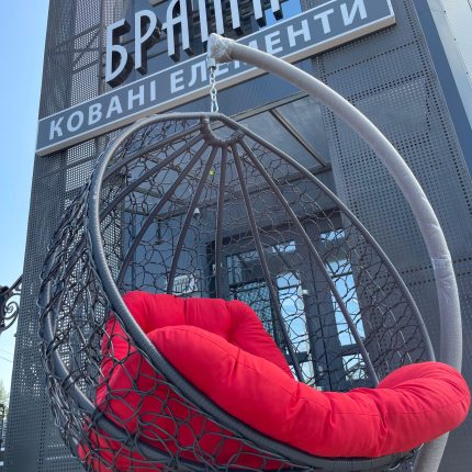 підвісне крісло кокон з ротангу